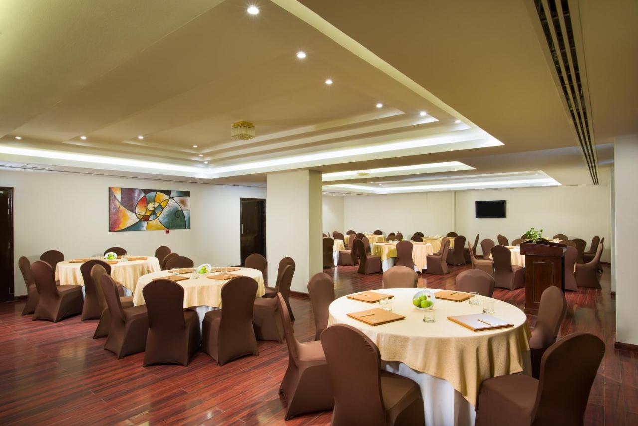 Centara Life Muscat Dunes Hotel Eksteriør bilde